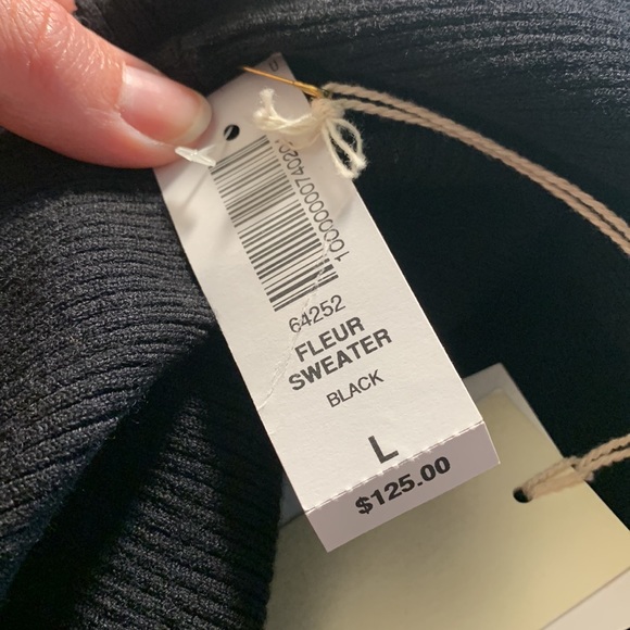 Aritzia Wilfred off the shoulder fleur sweater - Picture 4 of 4